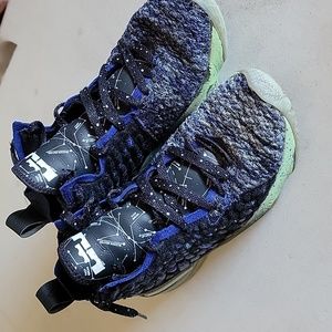 Nike LeBron 17 Galaxy size 5.5